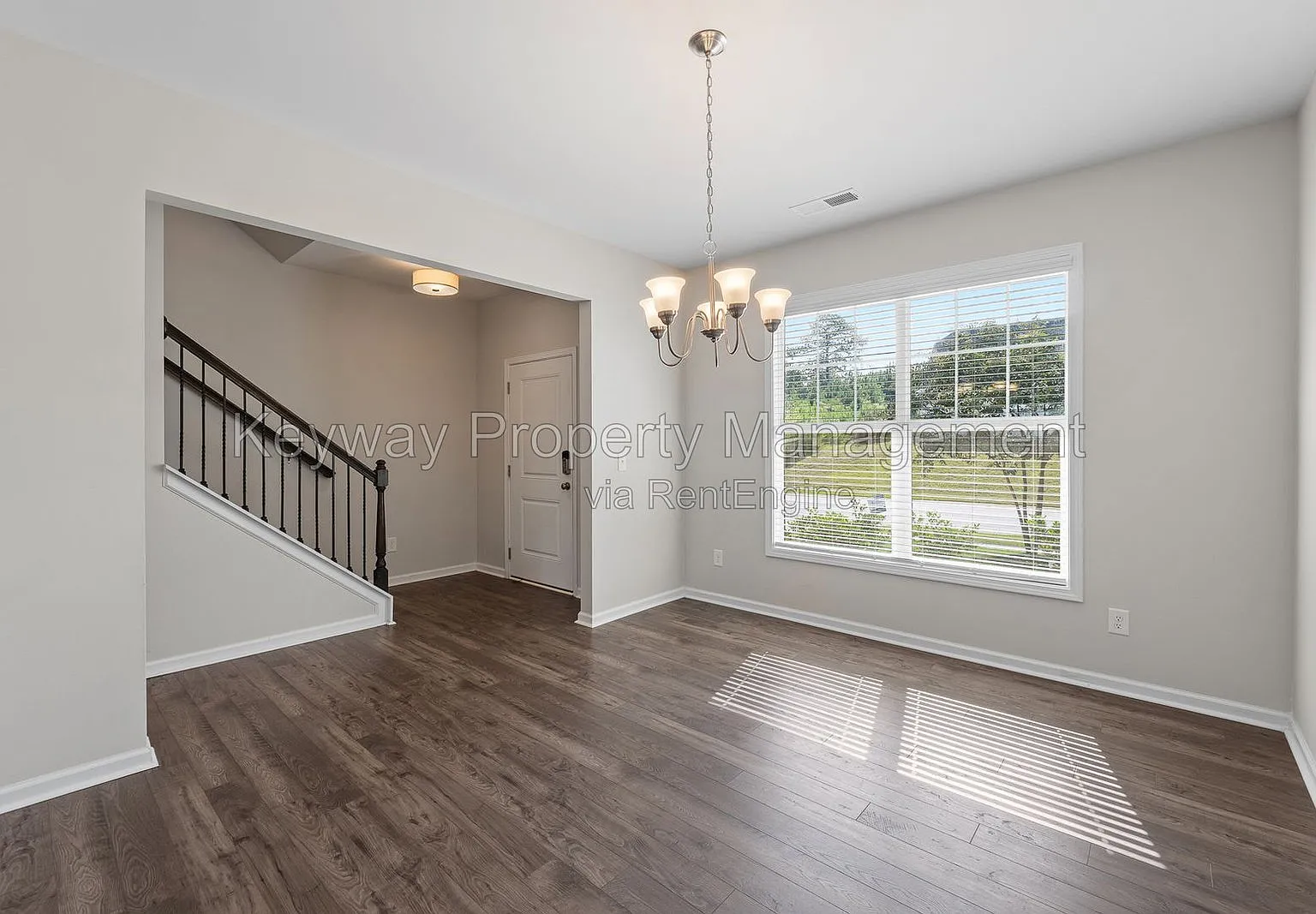 4 bed, 3.0 bath, 2596 sqft, $2,465 — Photo 4