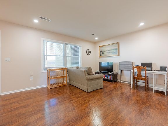 4th image of 1742 Donlee Dr #102
