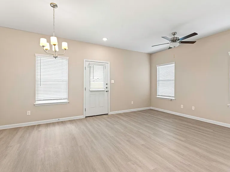 10610 Kiana Way — Photo 10