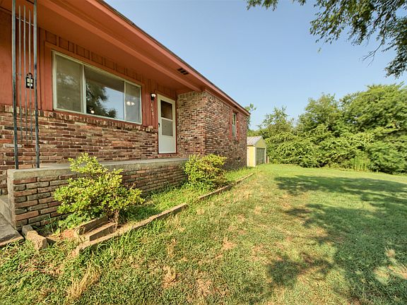 3rd image of 1005 Sequoyah Way