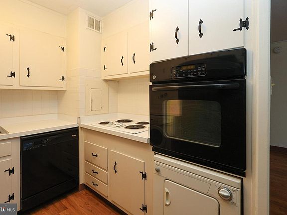3rd image of 1900 John F Kennedy Blvd APT 918