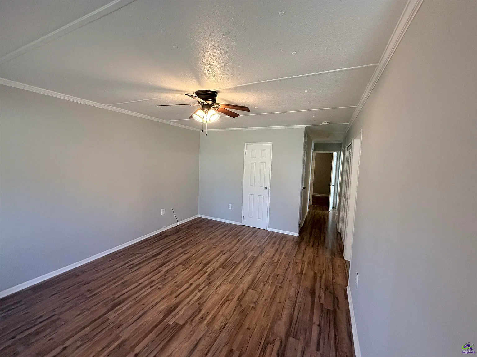 3 bed, 1.5 bath, 1044 sqft, $1,400 — Photo 2