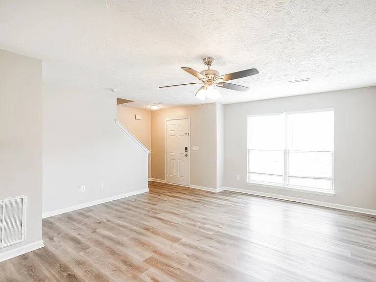 4006 Deer Run Trce — Photo 4