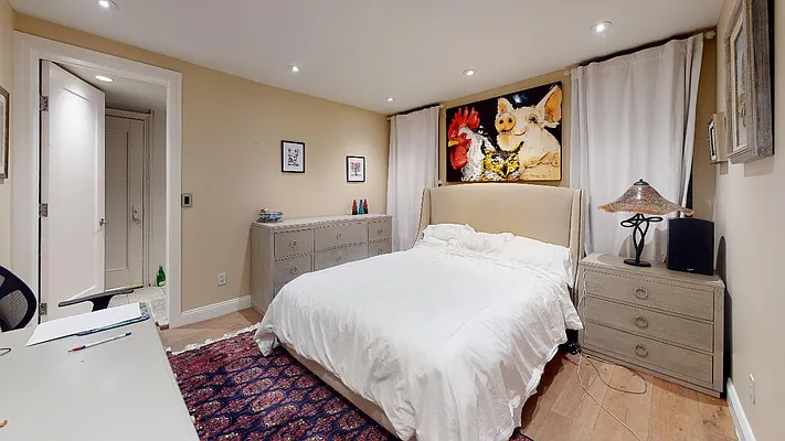 Rented by Bond New York | media 13