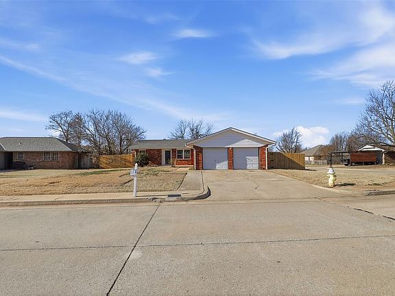 3rd image of 1000 Cambridge Dr