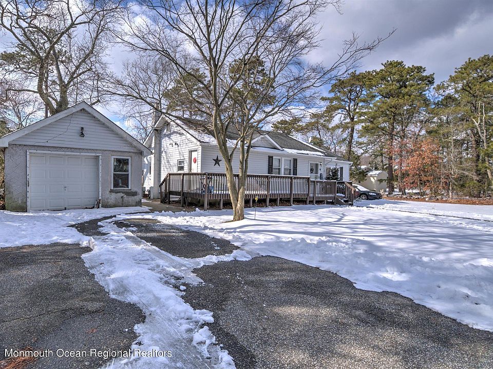 1st image of 74 Dahlia Ln