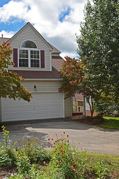 1st image of 320 Gold Leaf Dr