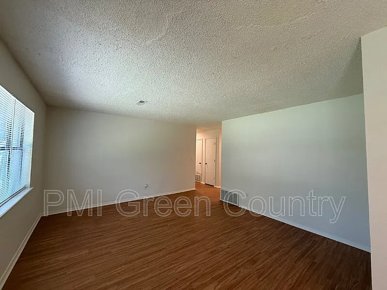 4317 S 4th St — Photo 6