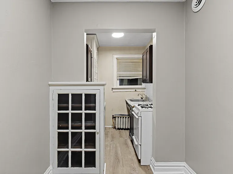 5618 S Grand Blvd — Photo 23