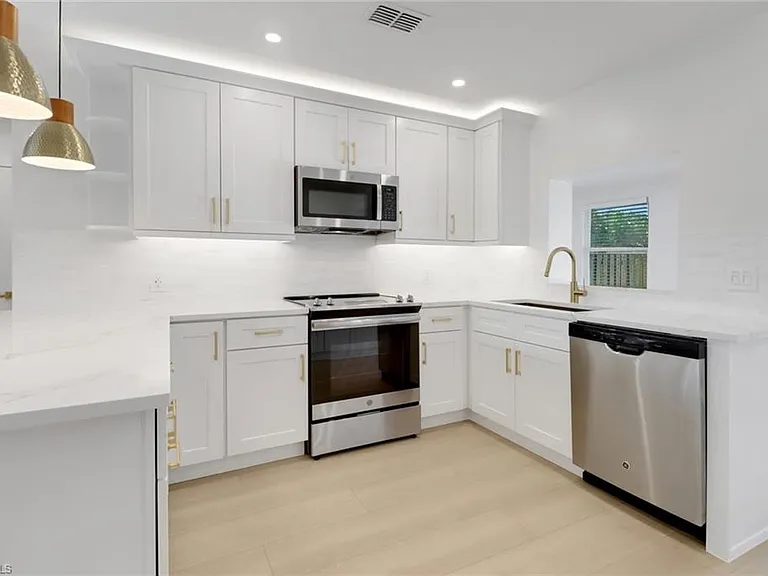 4525 Fluvia Ave — Photo 9