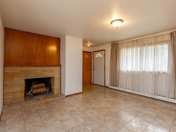 3rd image of 8017 E Cataldo Ave