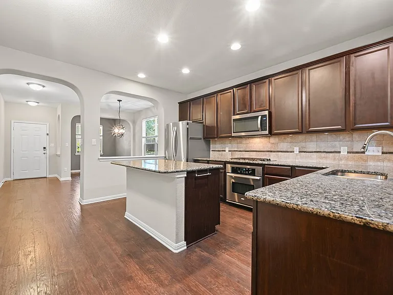 1308 Central Park Ct — Photo 4