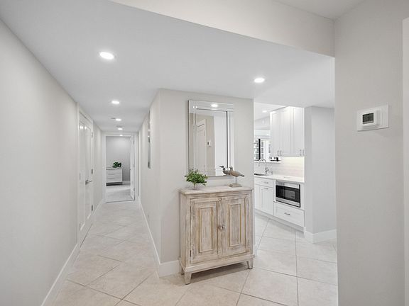 2nd image of 123 Lakeshore Drive #1142