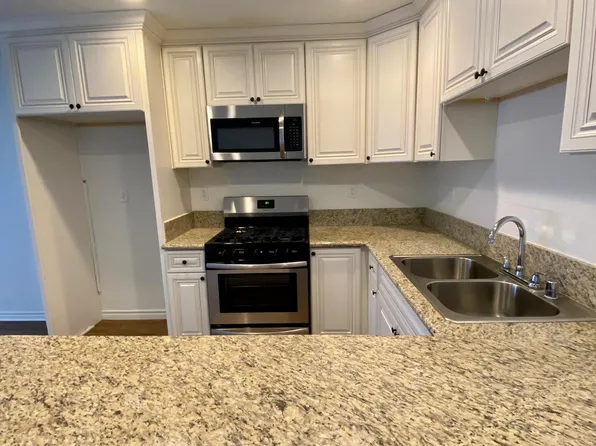 Villas at Orange, 619 W Maple Ave #4, Orange, CA 92868