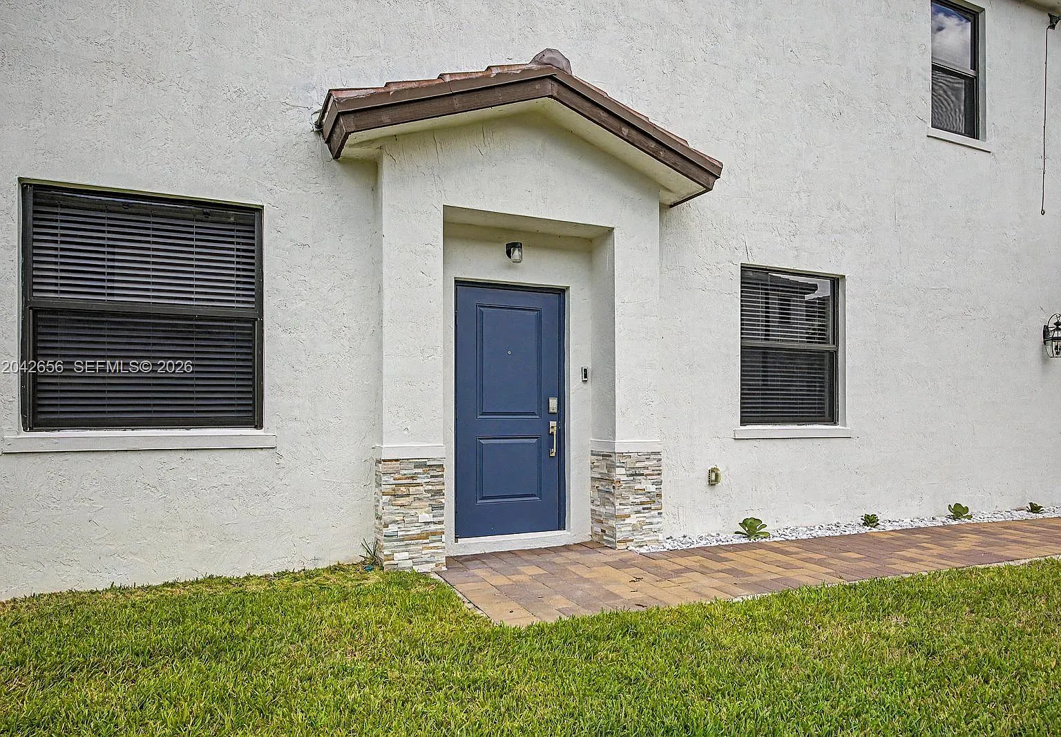 Caldwell Martin Townhomes — Photo 2