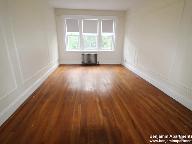 70 Chiswick Rd #22 — Photo 1