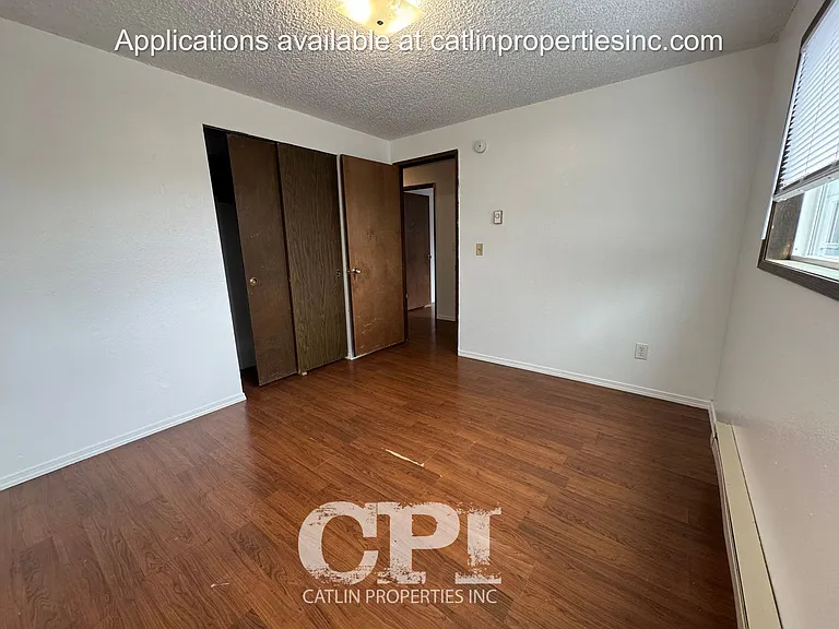 910 8th Ave — Photo 17