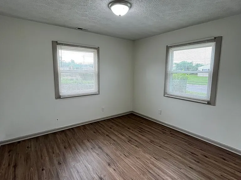 2083 Penrose Dr — Photo 13
