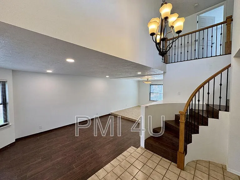 10412 La Paz Dr NW — Photo 4