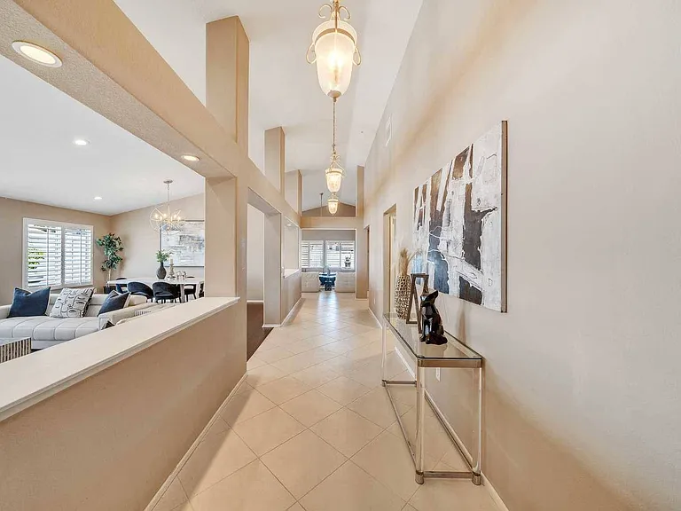 421 Minaret St — Photo 53