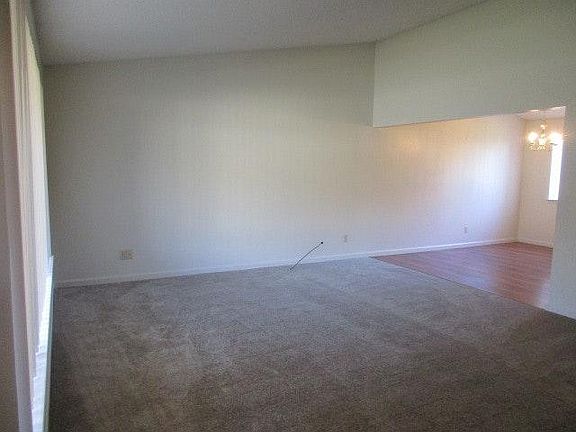 3rd image of 3608 W Creek Dr