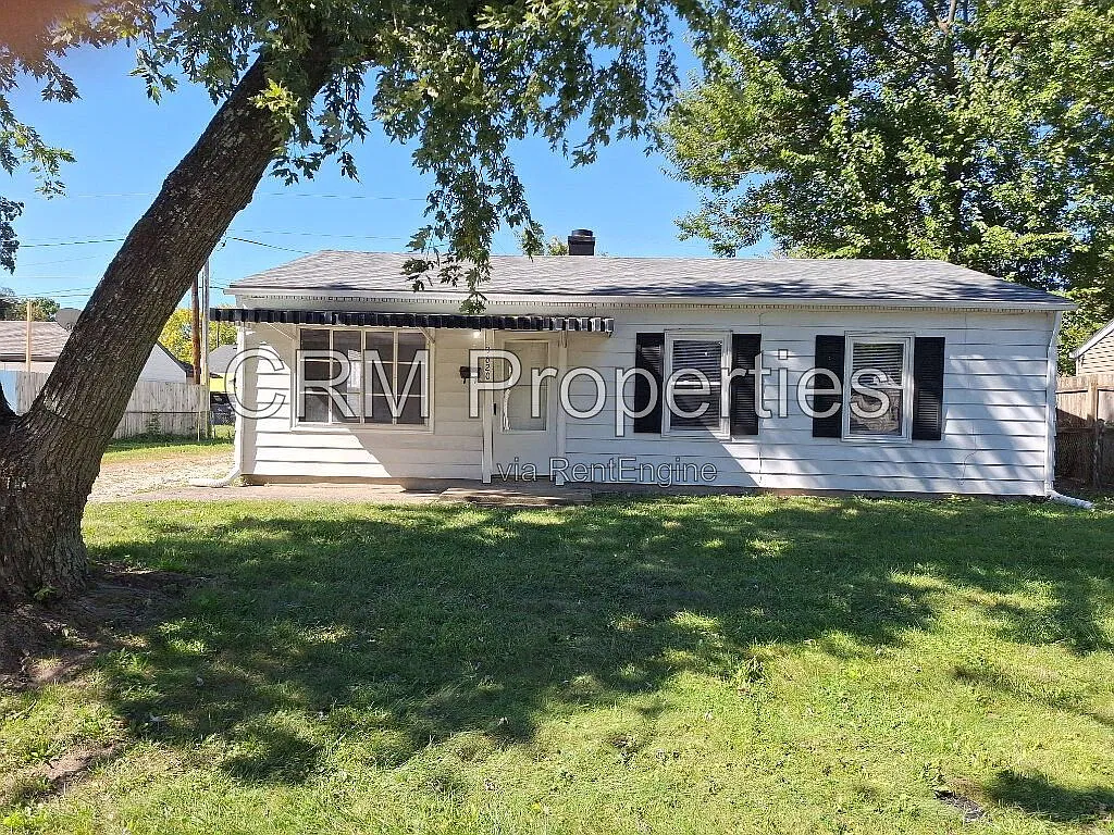 3 bed, 1.0 bath, 925 sqft, $1,350 — Photo 1