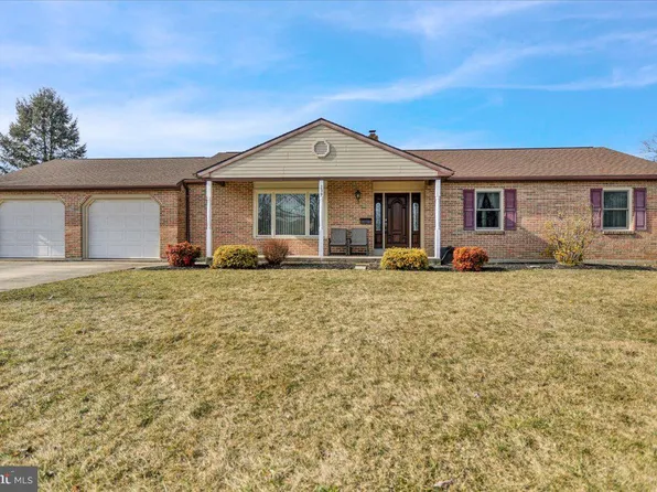 239 W Greenway St, Fleetwood, PA 19522