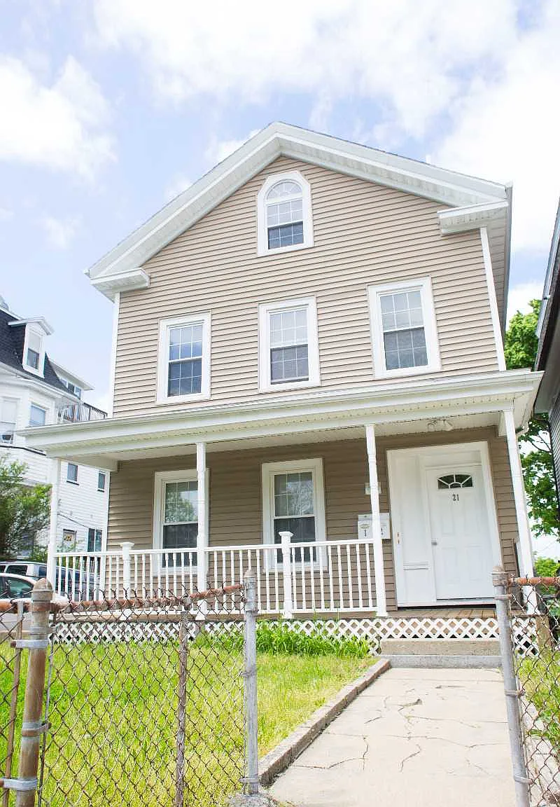 4 bed, $3,800 — Photo 2