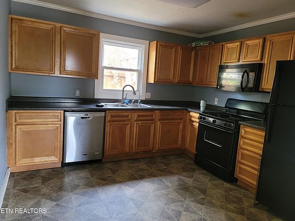 3rd image of 2121 Karnswood Dr