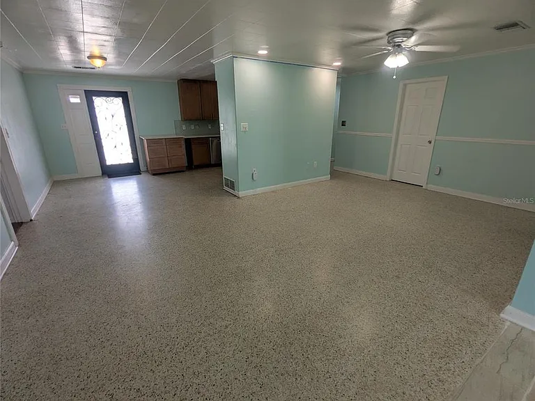 1521 Normandy Way — Photo 13