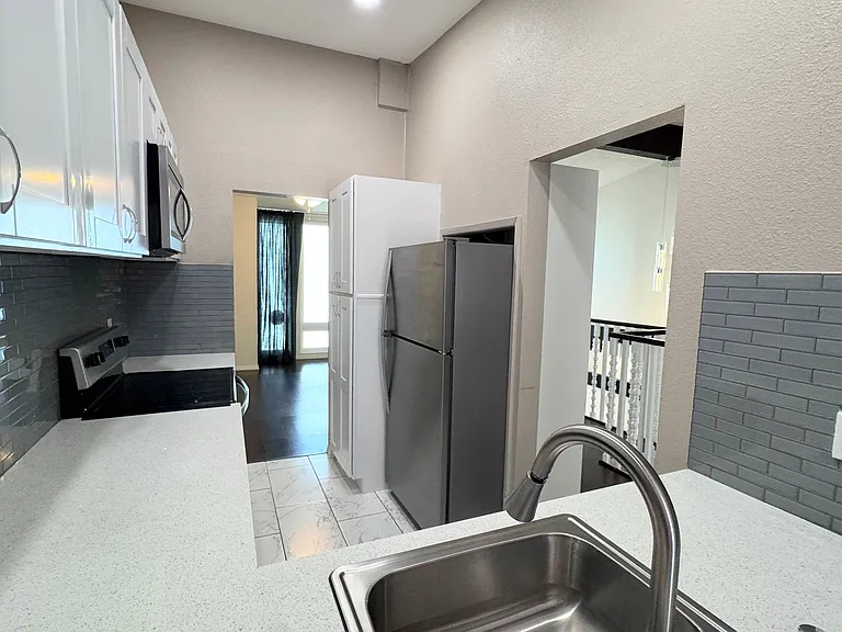 2404 Altisma Way #D — Photo 6