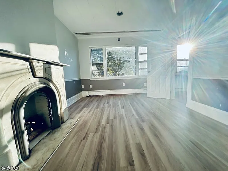 2 bed, 1.0 bath, $2,000 — Photo 4