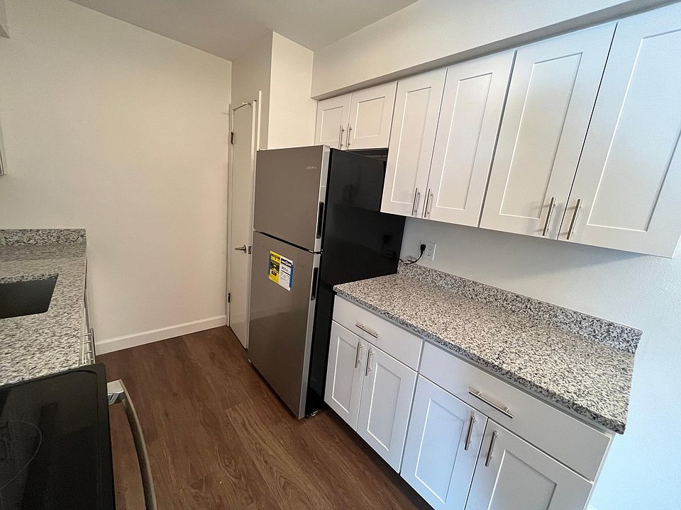 N142W6196 Concord St 8, Cedarburg, WI 53012 Zillow