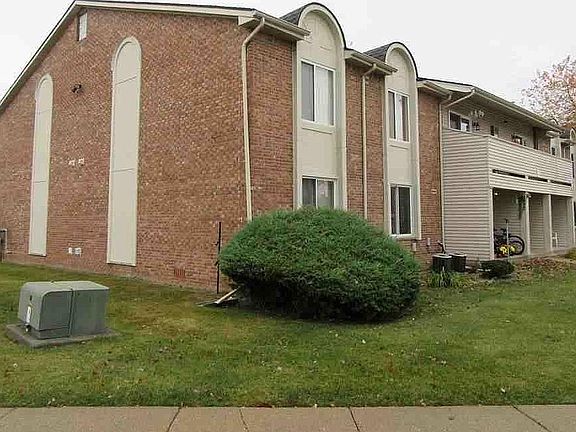 2nd image of 44481 Savery Dr #113