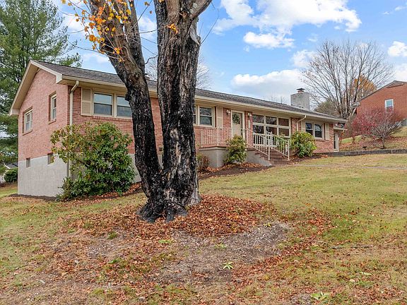 3rd image of 1716 Monte Vista Dr
