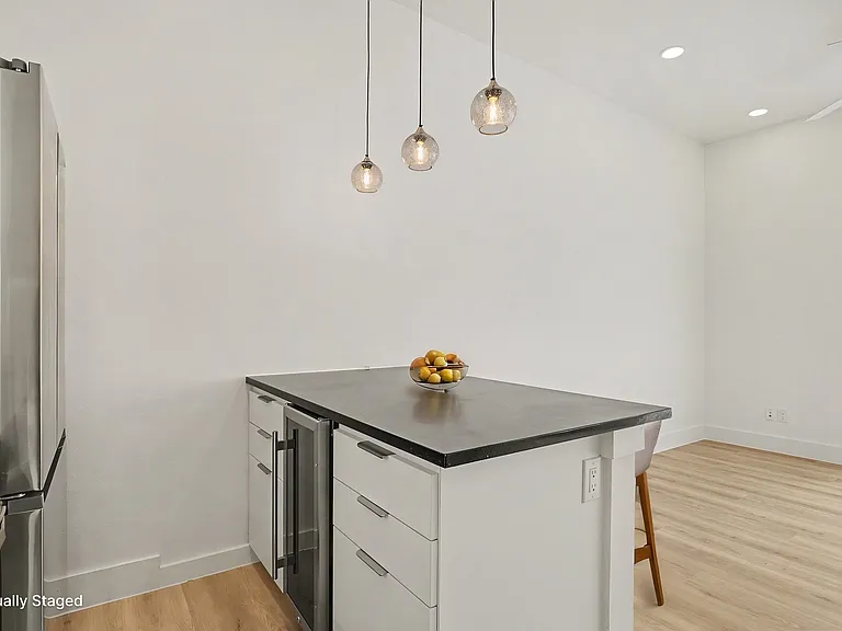 2217 N Fitzhugh Ave #204 — Photo 16
