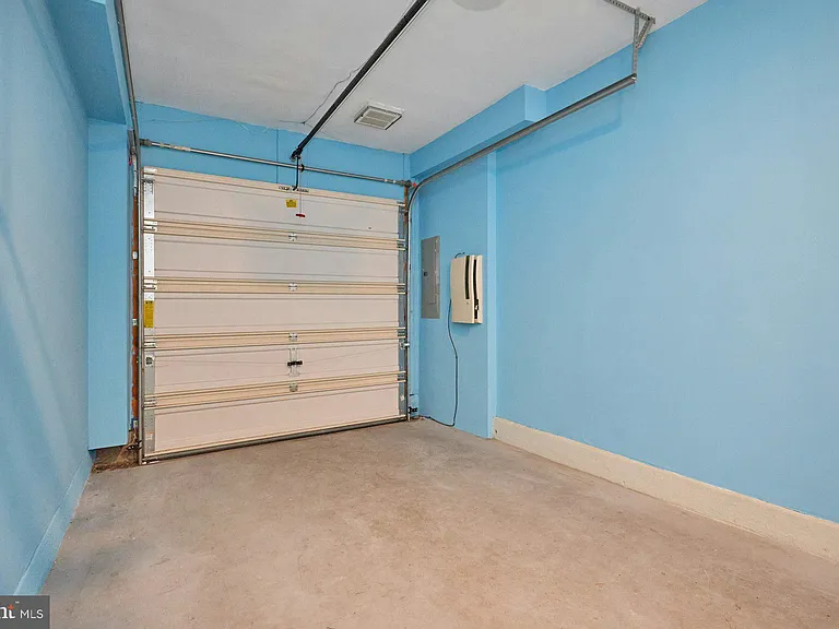 7166 Little Thames Dr — Photo 30