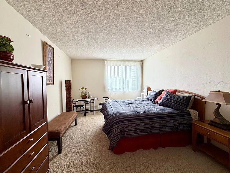 1200 Gough St #2F — Photo 9
