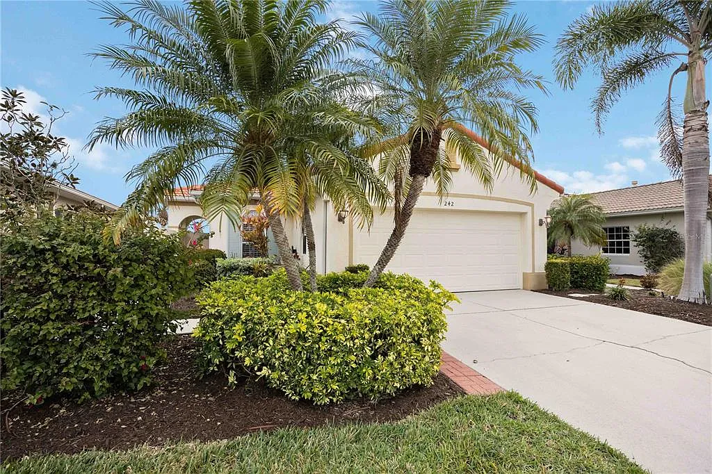 2 bed, 2.0 bath, 1430 sqft, $6,500 — Photo 1