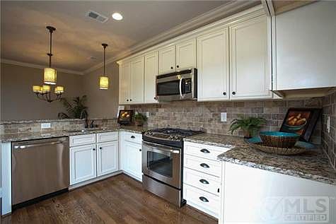 4th image of 144 Prospect Ave #4025