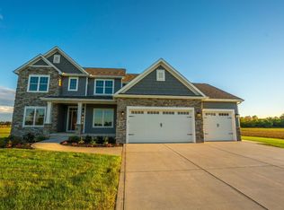 172 E Arabian Ct, Valparaiso, IN 46383