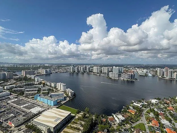 18555 Collins Ave #5203 — Photo 39