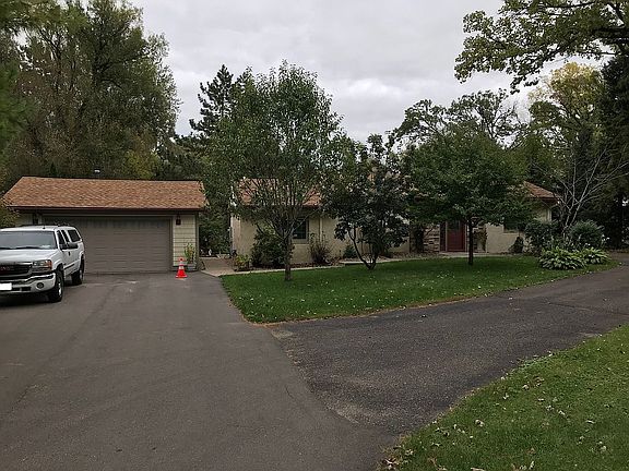 5th image of 90 Kingsview Ln N