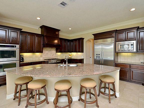 4th image of 718 Moss Hammock Way