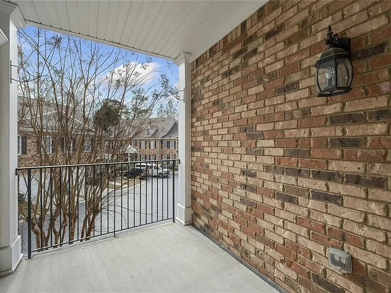 2603 Oglethorpe Cir — Photo 32