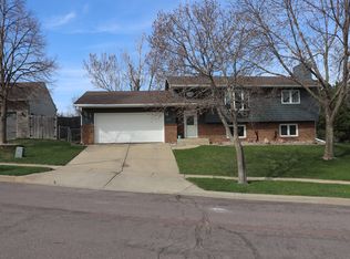 1224 S Dunham Cir, Sioux Falls, SD 57106