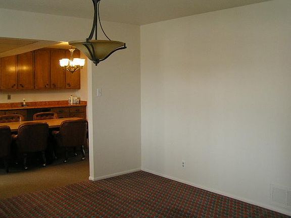 5th image of 7524 Sky Court Cir NE