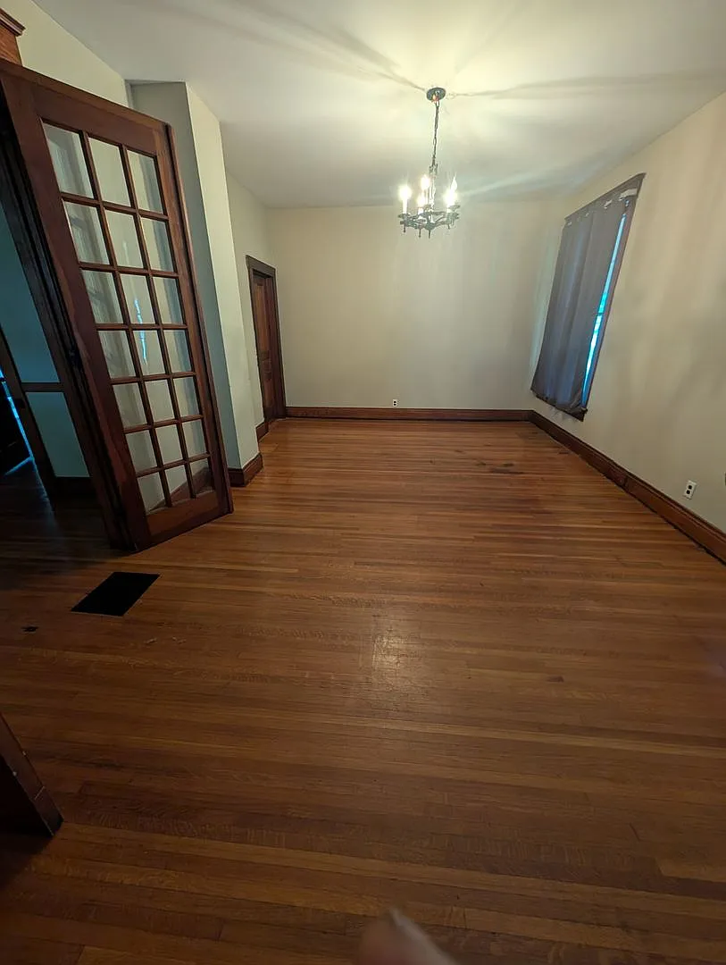 2 bed 1 bath 1st floor apartment — Photo 1