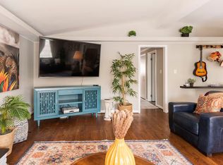 995 Woodlea St, Birmingham, MI 48009