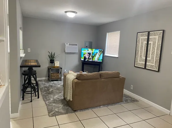 2813 Durham St #B, Tampa, FL 33605